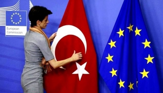 Κομισιόν: Η Τουρκία να σεβαστεί χωρικά ύδατα και εναέριο χώρο των κρατών της ΕΕ