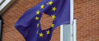 EKTAKTO- O ΚΑΜΕΡΟΝ ΑΠΟΚΛΕΙΕΙ ΔΕΥΤΕΡΟ ΔΗΜΟΨΗΦΙΣΜΑ  Brexit – Η Βρετανία της μεγάλης φυγής – "Παγώνουν" προσλήψεις ή "μετακομίζουν" οι επιχειρηματίες - Μπράνσον και Aston Martin λένε "ξανασκεφτείτε το"