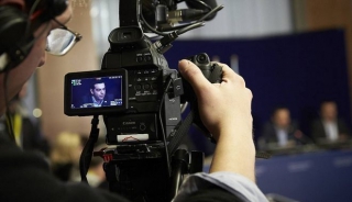 Περισσότερα από 34 εκ. ευρώ οφείλουν τα κανάλια στο Δημόσιο