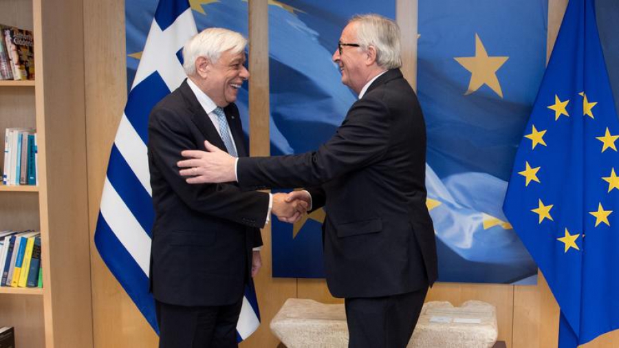 Γιούνκερ σε Παυλόπουλο: Σχέσεις εμπιστοσύνης και φιλίας με την Ελλαδα