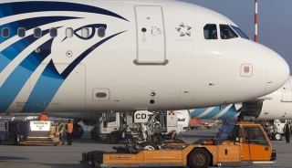Airbus της EgyptAir: Βρέθηκαν συντρίμμια ανοιχτά της Κρήτης. Βλέπουν τρομοκρατία