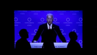 Παραγραφή χρέους για την Ελλάδα, ζητά ο Μπάιντεν