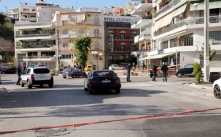 Μικρολίμανο: Συνέλαβαν τον αλβανό μακελάρη σε υπόγειο στου Γουδή - Κοιμόταν αγκαλιά με το καλάσνικοφ