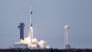 SpaceΧ: Εκτοξεύθηκε η επανδρωμένη αποστολή