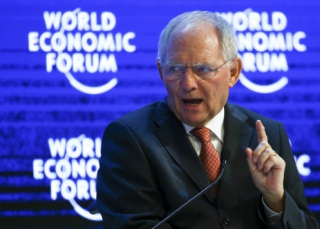 Ας... φωνάζει ο Ομπάμα! Σόιμπλε: Ξεχάστε το &quot;κούρεμα&quot; χρέους