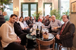 Τα νεύρα του Μαξίμου για τη συνάντηση του Κυριάκου Μητσοτάκη με τους καλλιτέχνες