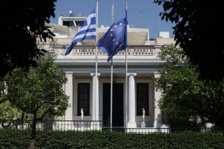 Βόμβα από Μαξίμου: Νέα Δημοκρατία και ΠΑΣΟΚ έχουν φεσώσει με 13 εκατ. ευρώ την Τράπεζα Αττικής