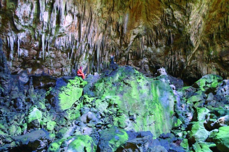 ΣΥΓΚΛΟΝΙΣΤΙΚΟ ταξίδι στο ΜΥΣΤΗΡΙΩΔΕΣ σπήλαιο των επτά παρθένων στην Κάλυμνο – ο θρύλος και τα σημερινά μυστικά στα έγκατα της γης! (ΒΙΝΤΕΟ)