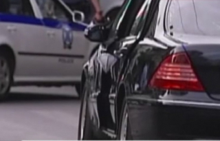 ΕΚΤΑΚΤΗ ΕΙΔΗΣΗ ΤΡΟΜΟΚΡΑΤΙΚΗ ΕΠΙΘΕΣΗ ΣΕ ΒΑΡΟΣ ΤΟΥ ΠΡΩΗΝ ΠΡΩΘΥΠΟΥΡΓΟΥ ΛΟΥΚΑ ΠΑΠΑΔΗΜΟΥ!