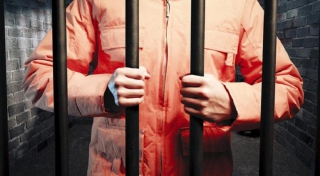 Ο «νόμος της φυλακής»: Νεκρός ο βιαστής φοιτήτριας