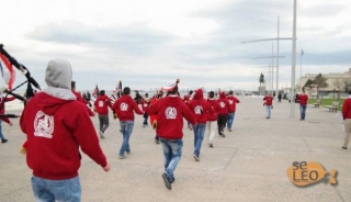 BINTEO Άραβες πρόσκοποι παιάνιζαν το &#039;Μακεδονία ξακουστή&#039; παρελαύνοντας μπροστά από το άγαλμα του Μ. Αλεξάνδρου