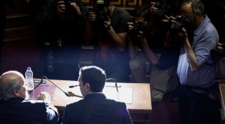 Σφοδρή επίθεση των Financial Times και της Wall Street Journal εναντίον της κυβέρνησης με &quot;φόντο&quot; ΔΝΤ και προσφυγικό