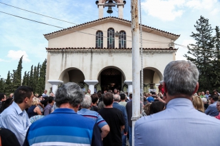 Πλήθος κόσμου αποχαιρέτησε τον Λαυρέντη Μαχαιρίτσα