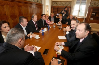 Ο Καμμένος άφησε τ&#039; όπλο του - Επιμένει για παραίτηση Μουζάλα αλλά από βδομάδα...